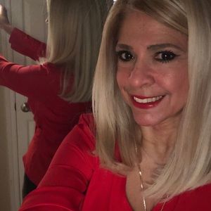 Meet your Posher, Elizabeth